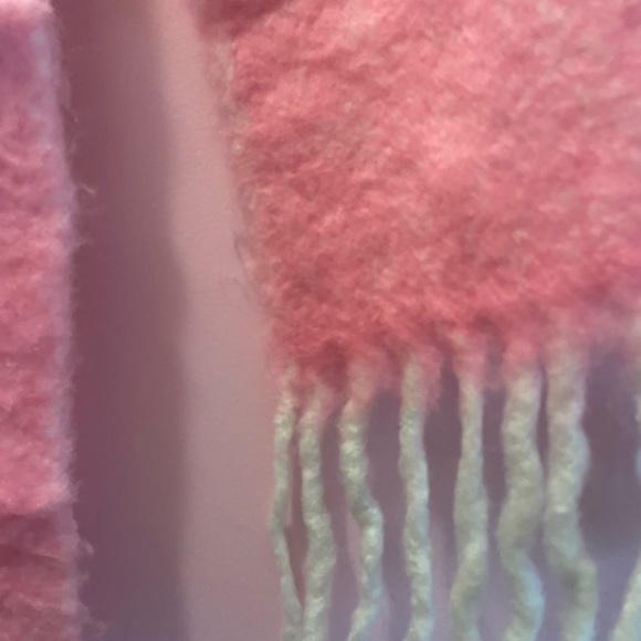 Pink fuzzy scarf. - Picture 2 of 2